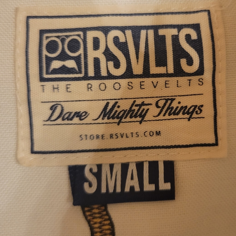 Rsvlts Christmas Tree Story Button Up Size Small - image 5